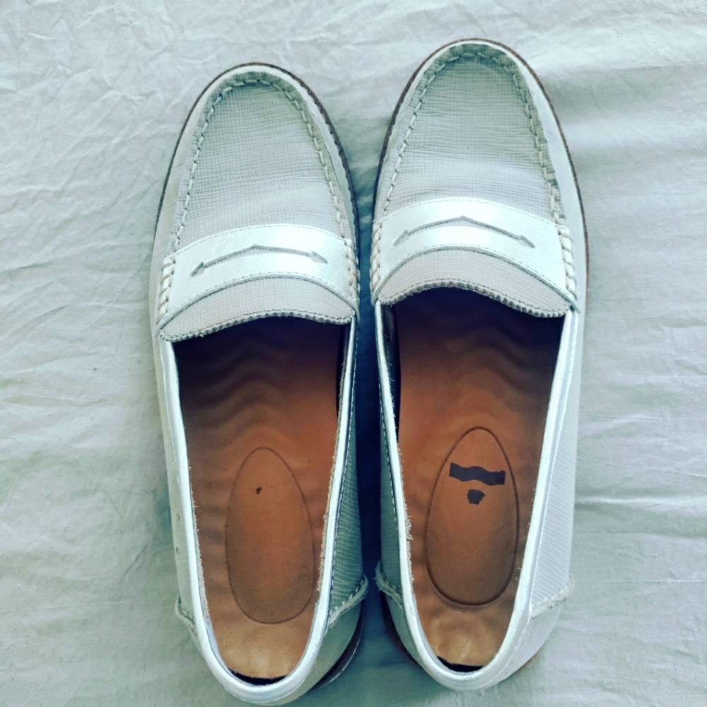 Sperry light grey and silver loafers size 7. Pre owned